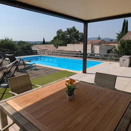 Charming House With Private Pool In Сasa de vacaciones