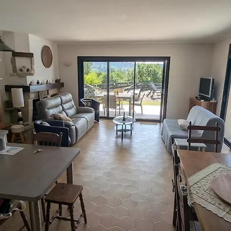 Charming House With Private Pool In بيت للعطل ريوم